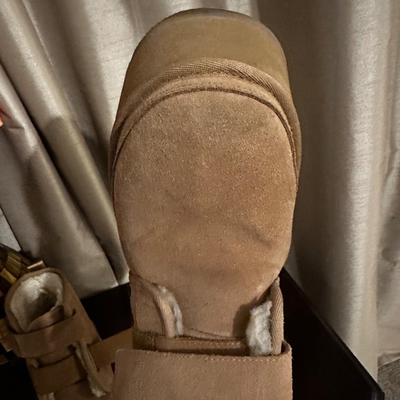 Uggs NEUMELPlatform Boots Tan sz 9 guc in box - Picture 12 of 16